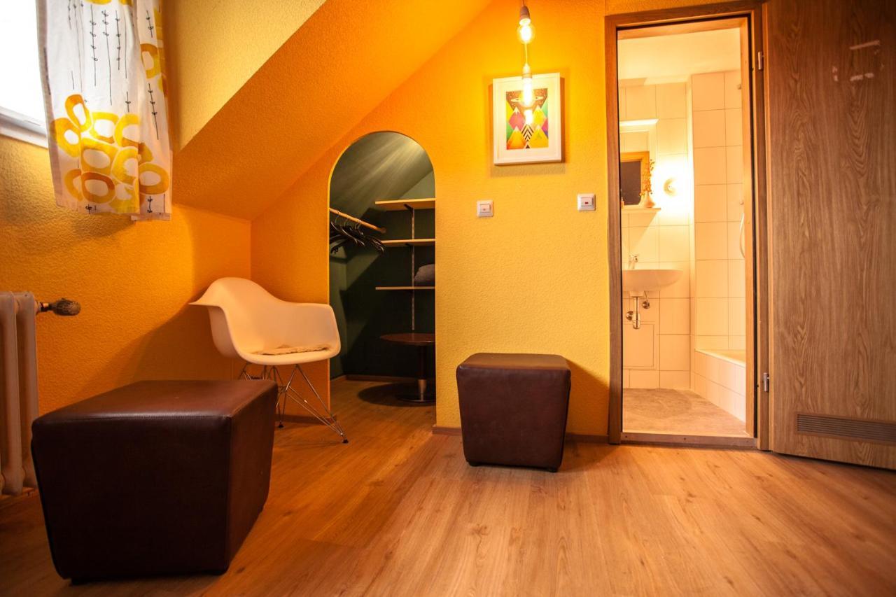 Der Gaukler Hostel Оберштауфен Экстерьер фото